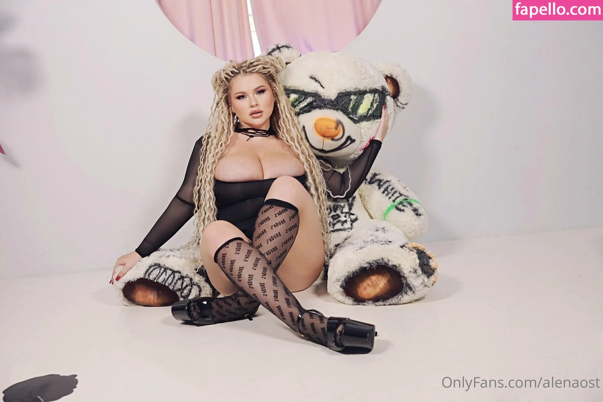 Alena Ostanova Onlyfans Photo Gallery 