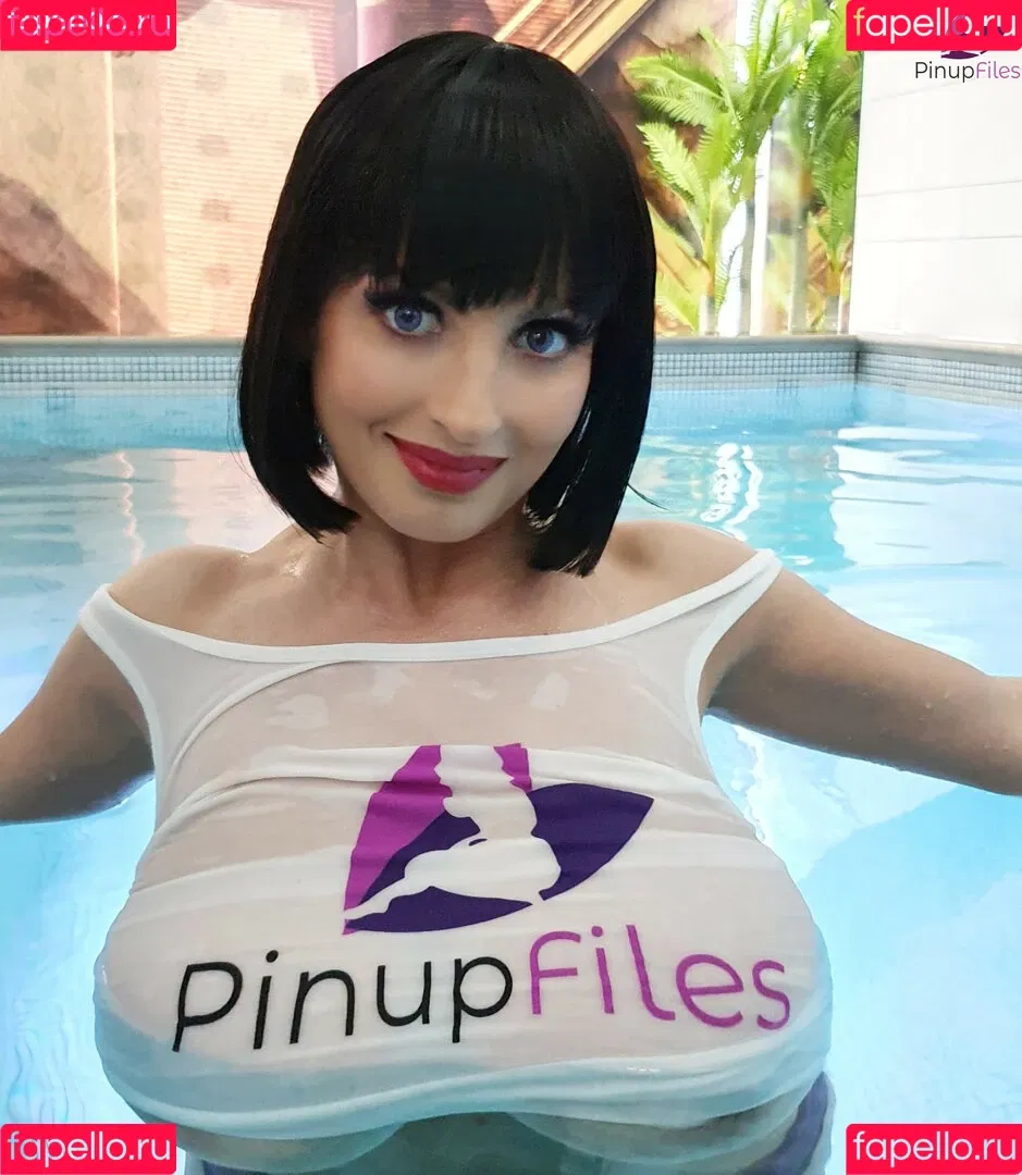 Lisa Bukawski Onlyfans Photo Gallery 