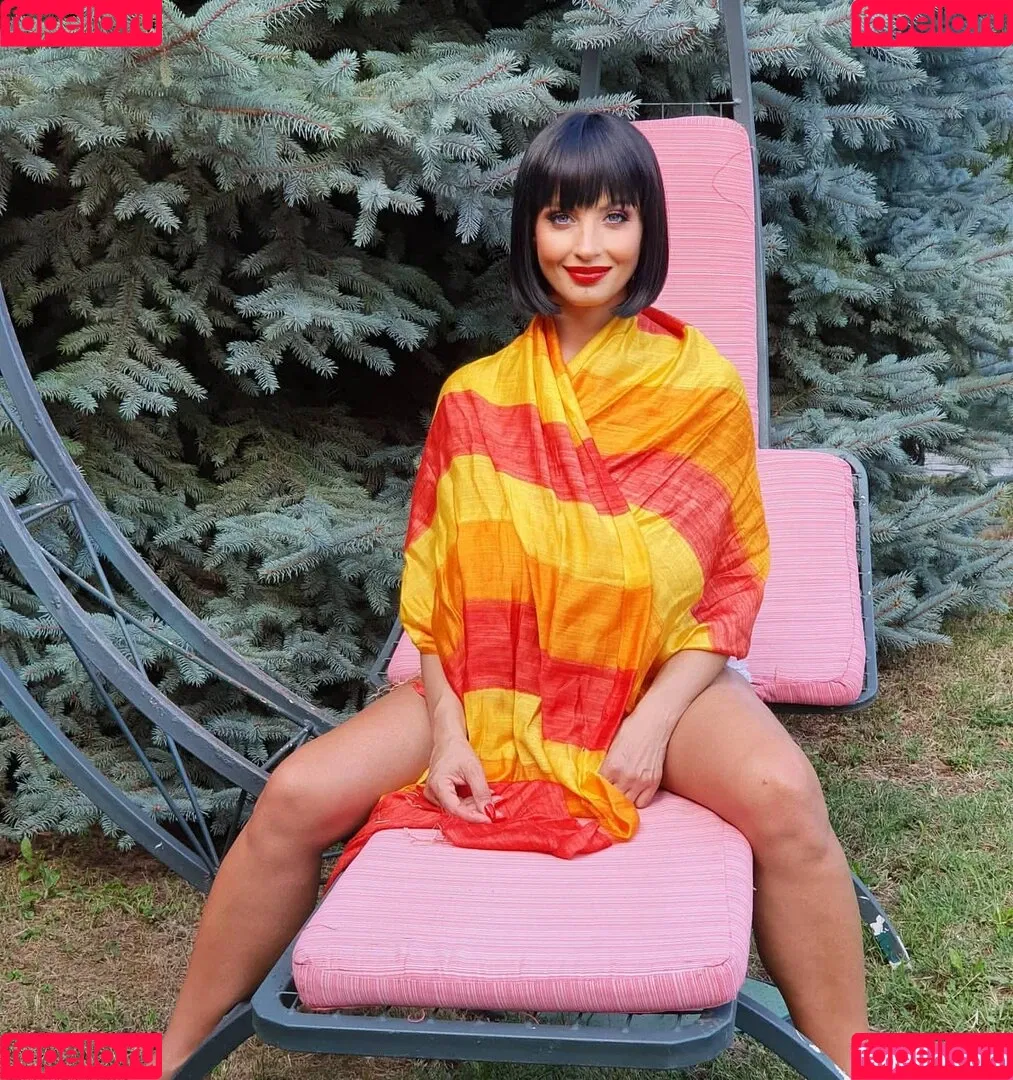 Lisa Bukawski Onlyfans Photo Gallery 
