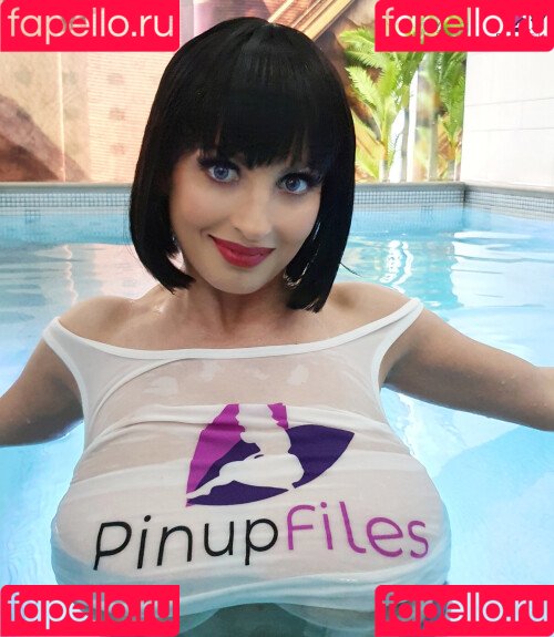 Lisa Bukawski Onlyfans Photo Gallery 