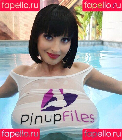 Lisa Bukawski Onlyfans Photo Gallery 