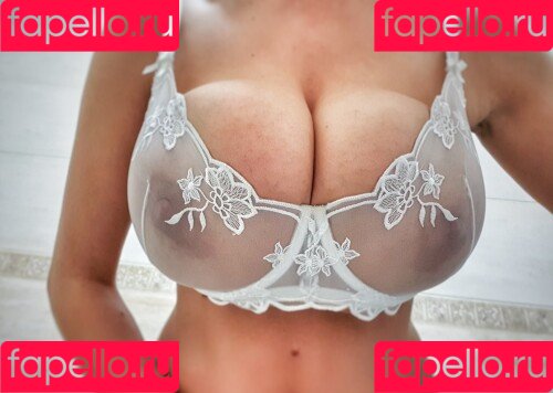 Lisa Bukawski Onlyfans Photo Gallery 