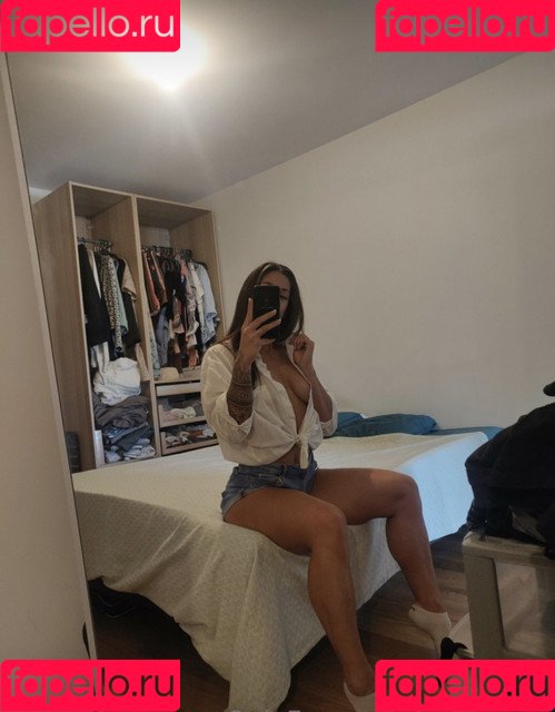 Auxane Micheneau Onlyfans Photo Gallery 