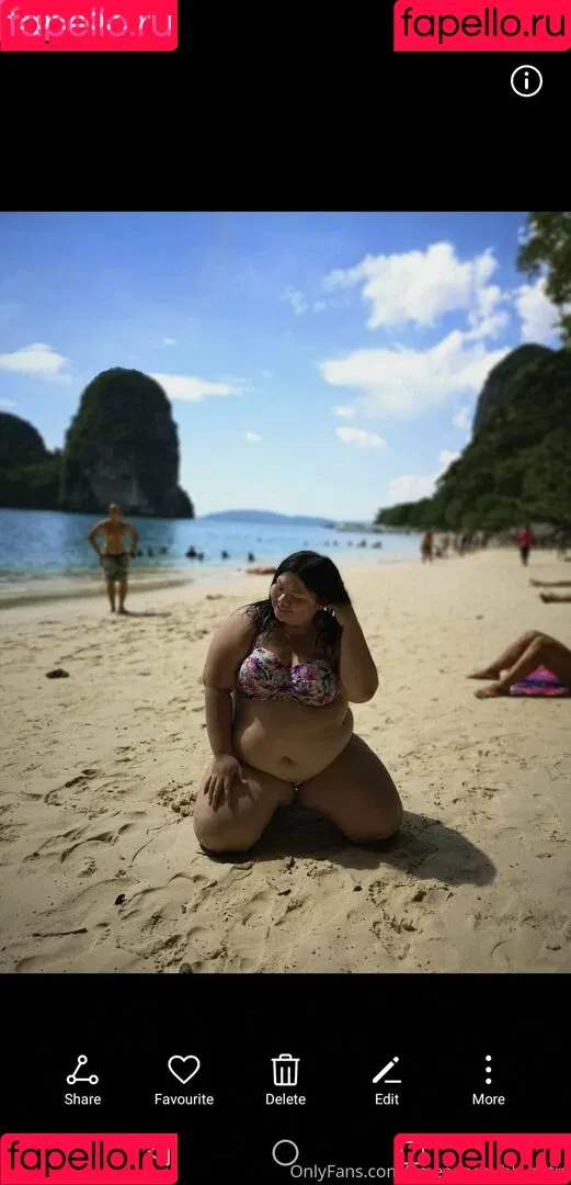 ameenachubbycutie Onlyfans Photo Gallery 
