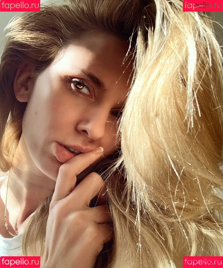 Natasha Thomsen Onlyfans Photo Gallery 