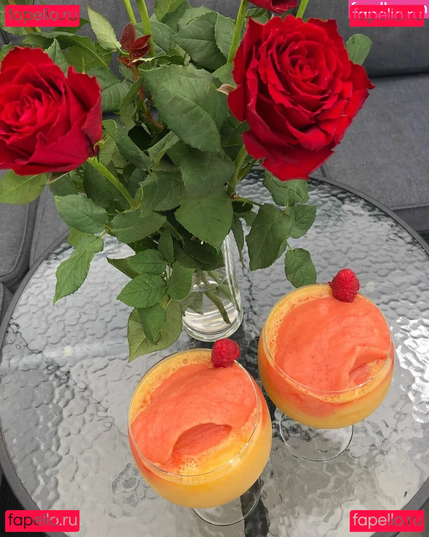 Natasha Thomsen Onlyfans Photo Gallery 