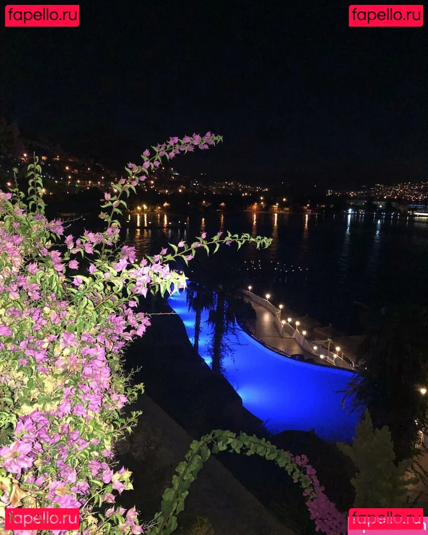 Natasha Thomsen Onlyfans Photo Gallery 