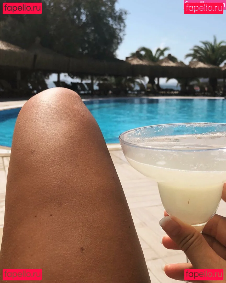 Natasha Thomsen Onlyfans Photo Gallery 