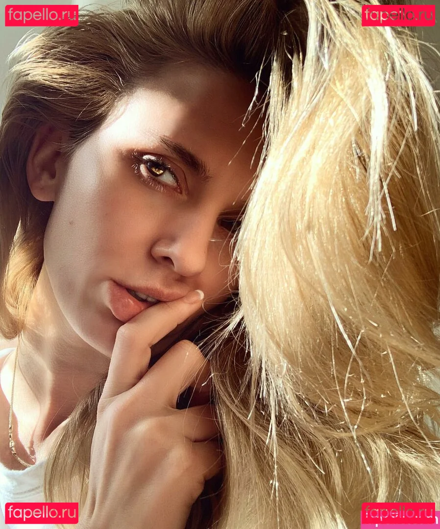 Natasha Thomsen Onlyfans Photo Gallery 