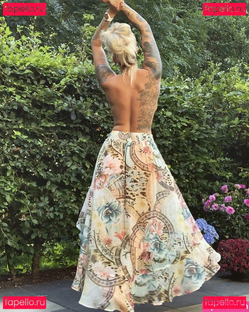 Natasha Thomsen Onlyfans Photo Gallery 