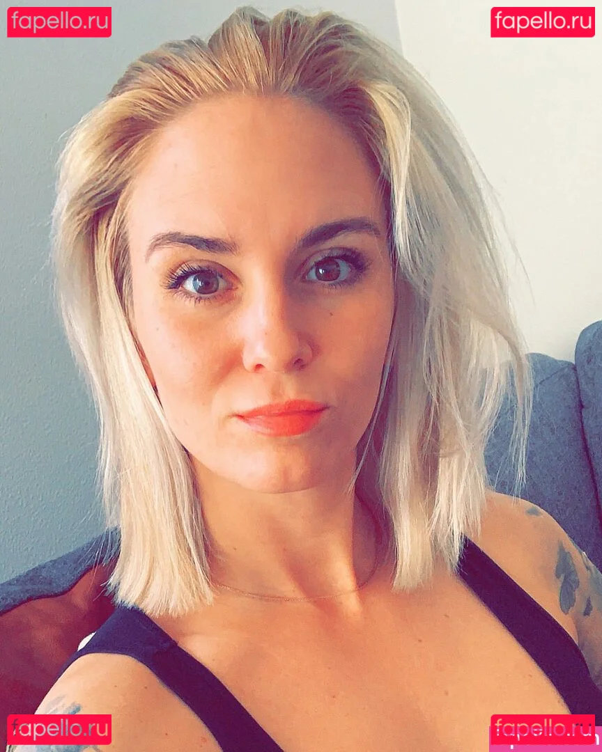 Natasha Thomsen Onlyfans Photo Gallery 