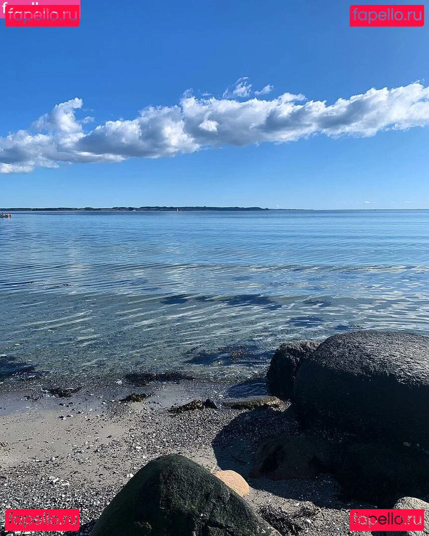 Natasha Thomsen Onlyfans Photo Gallery 