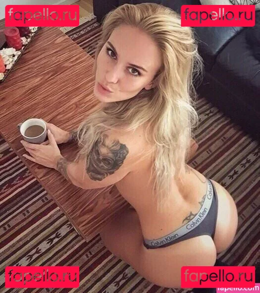 Natasha Thomsen Onlyfans Photo Gallery 