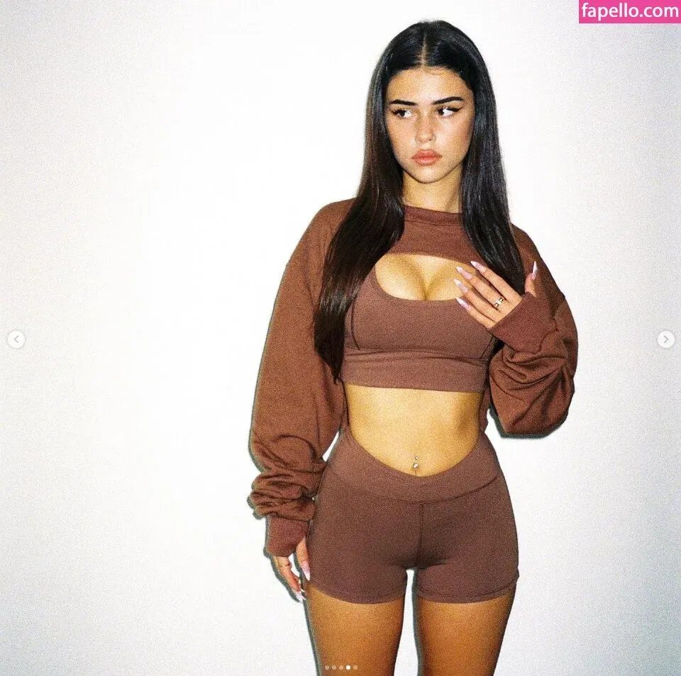 Leah Halton Onlyfans Photo Gallery 