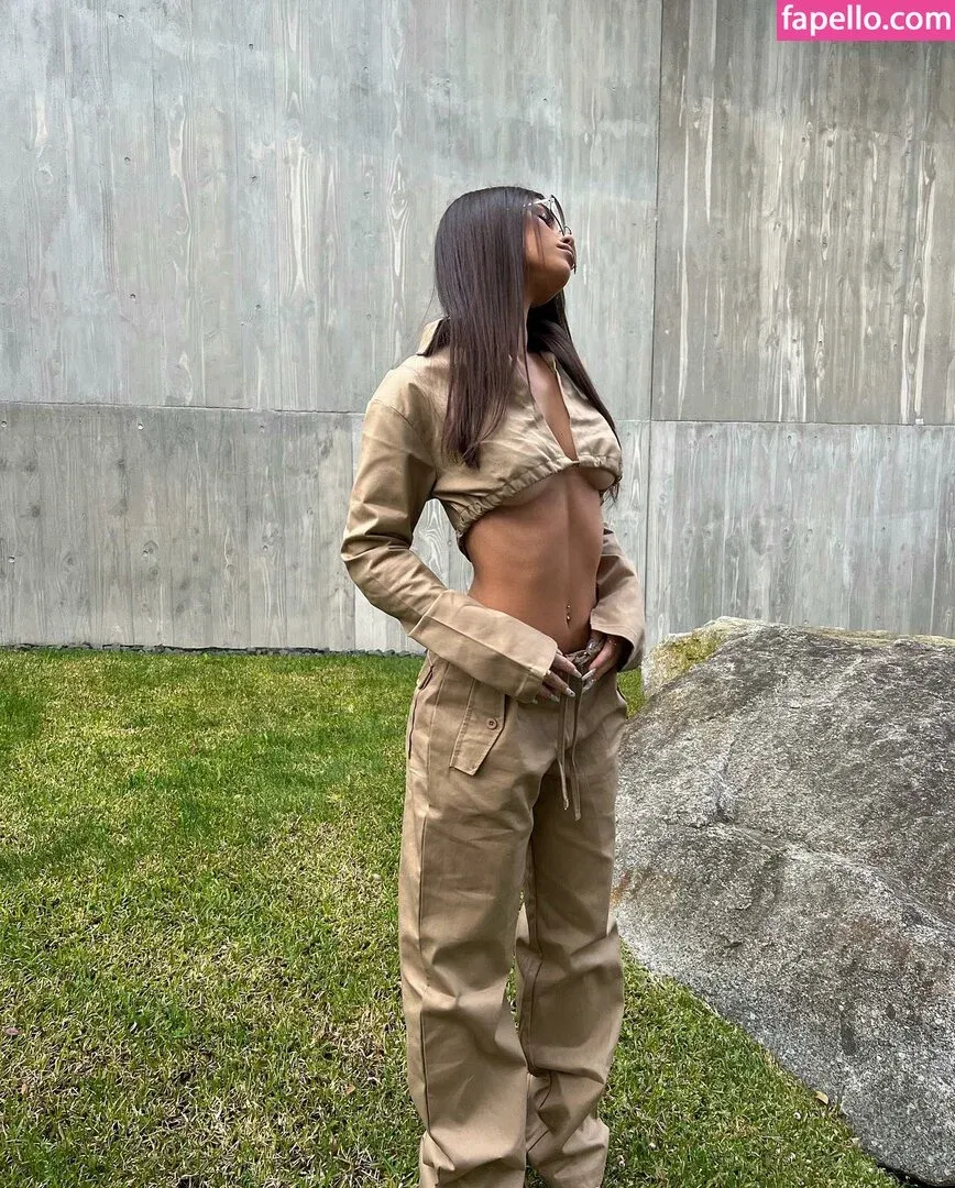 Leah Halton Onlyfans Photo Gallery 