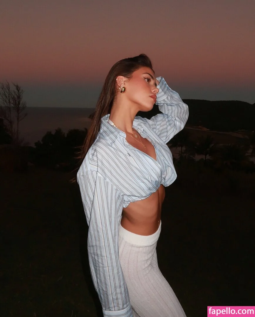 Leah Halton Onlyfans Photo Gallery 