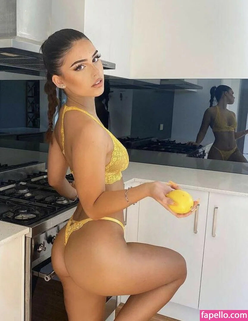 Leah Halton Onlyfans Photo Gallery 