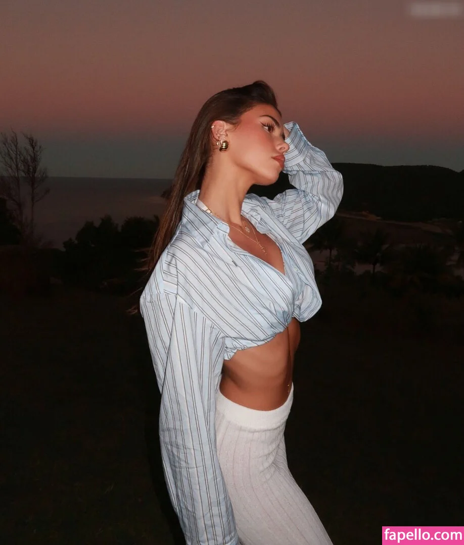 Leah Halton Onlyfans Photo Gallery 