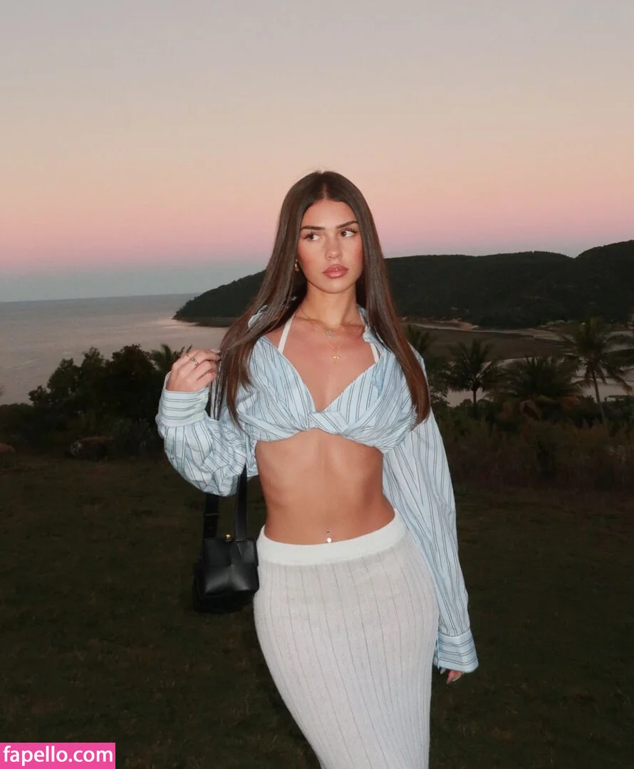 Leah Halton Onlyfans Photo Gallery 