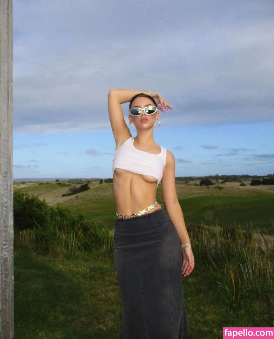 Leah Halton Onlyfans Photo Gallery 