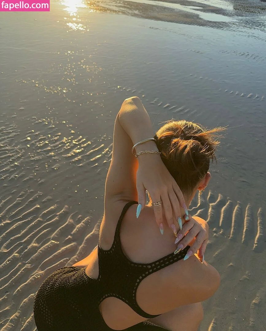 Leah Halton Onlyfans Photo Gallery 