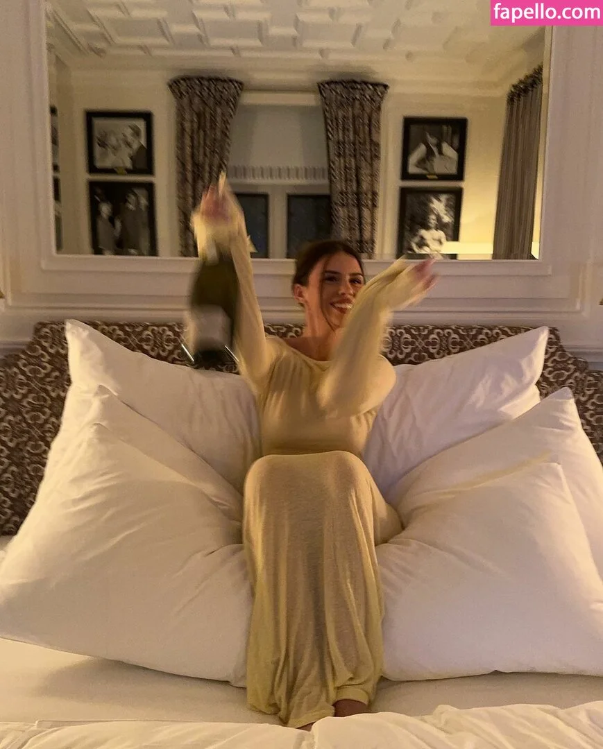 Leah Halton Onlyfans Photo Gallery 