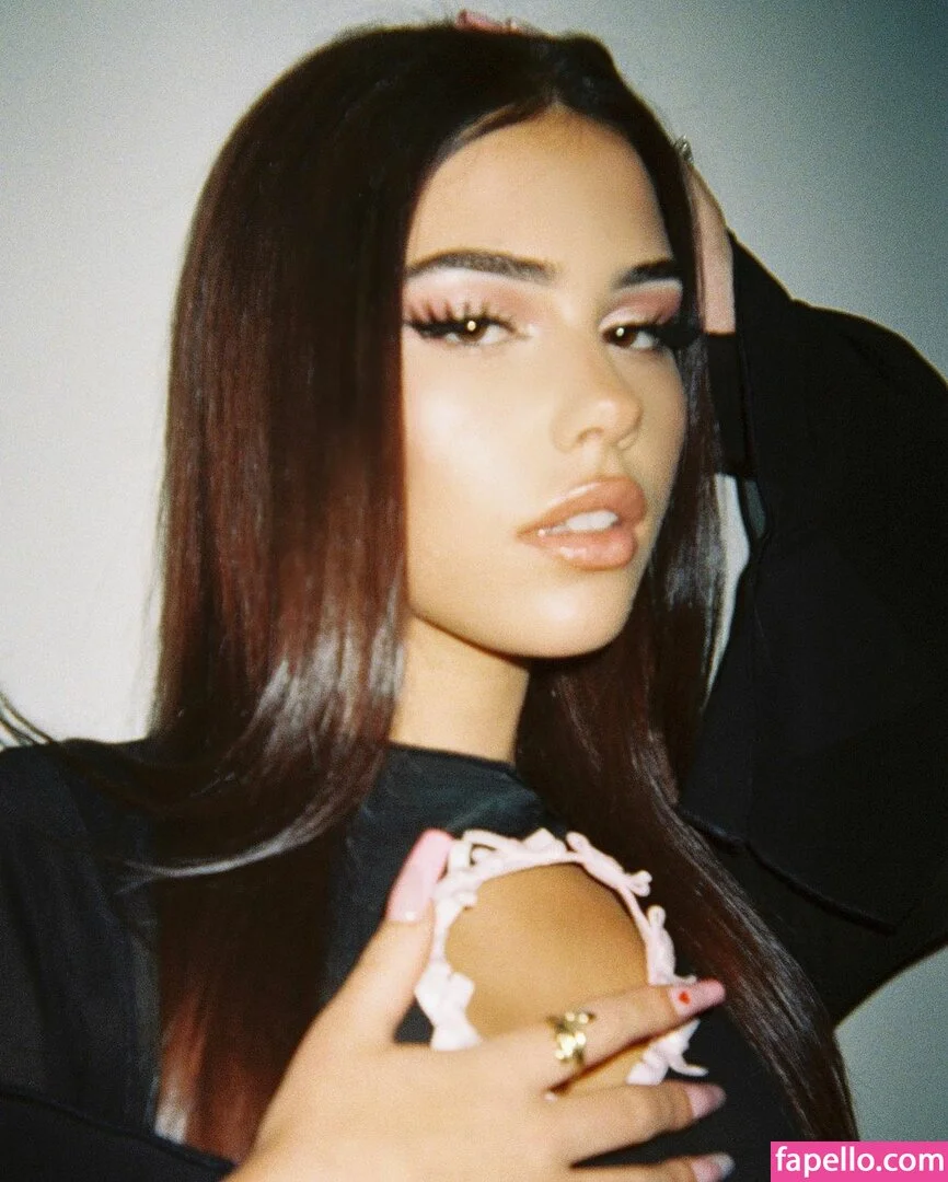 Leah Halton Onlyfans Photo Gallery 