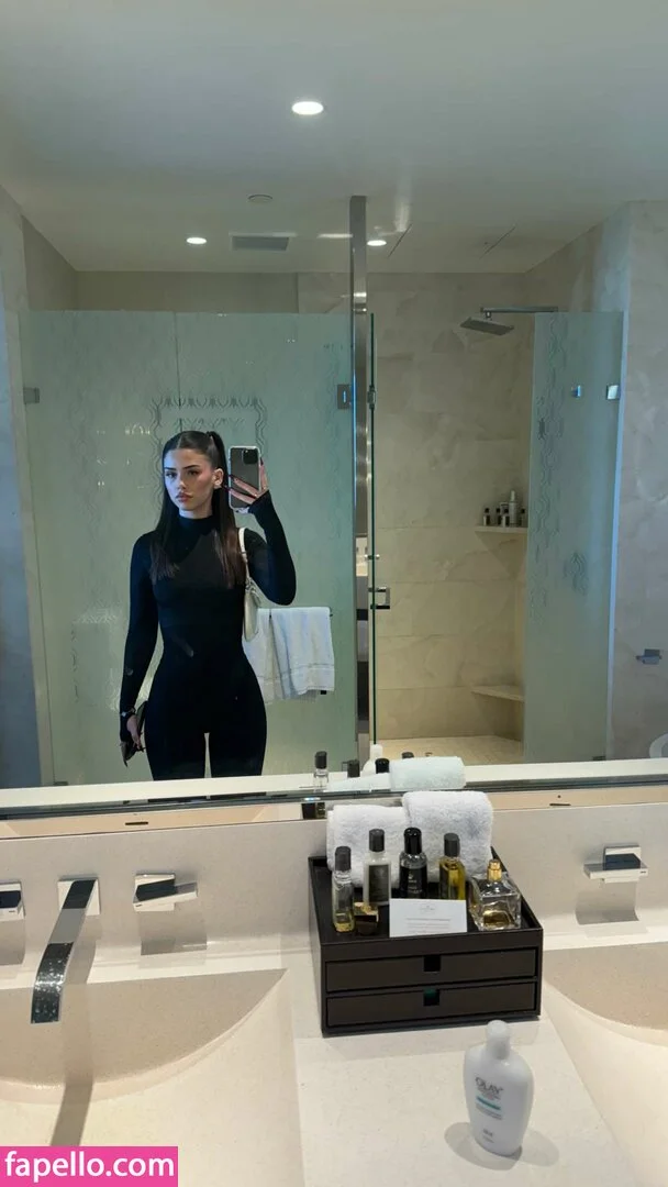 Leah Halton Onlyfans Photo Gallery 