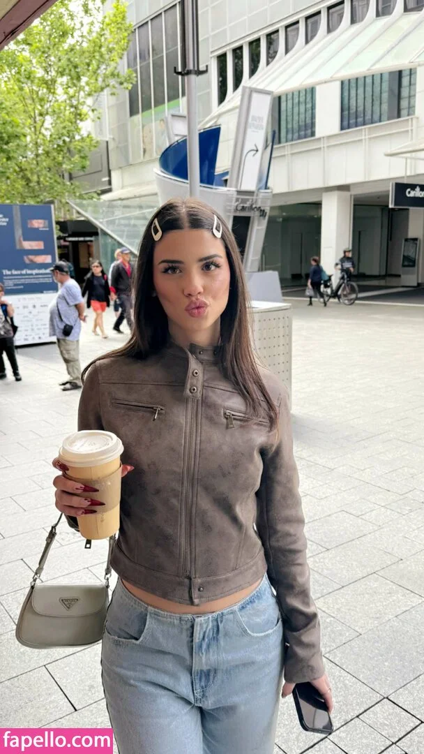 Leah Halton Onlyfans Photo Gallery 