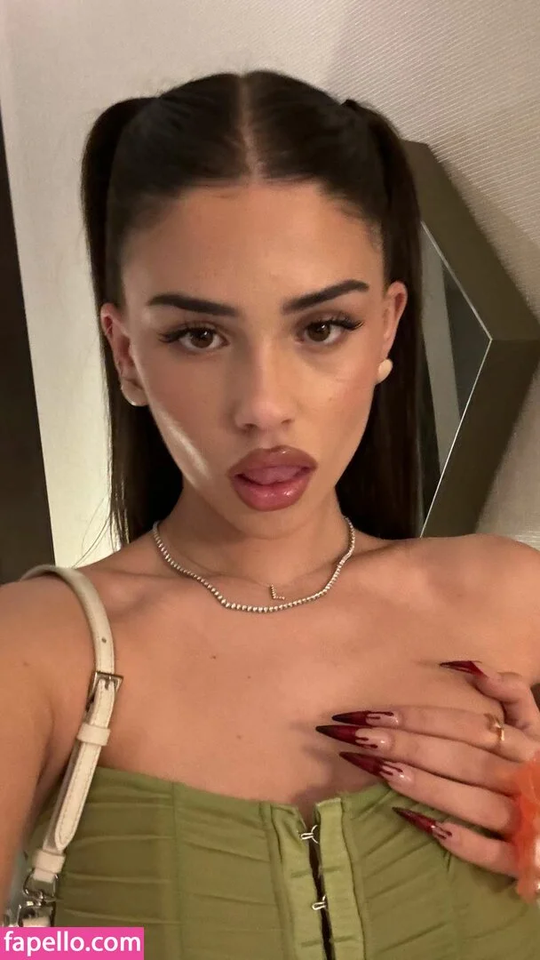 Leah Halton Onlyfans Photo Gallery 