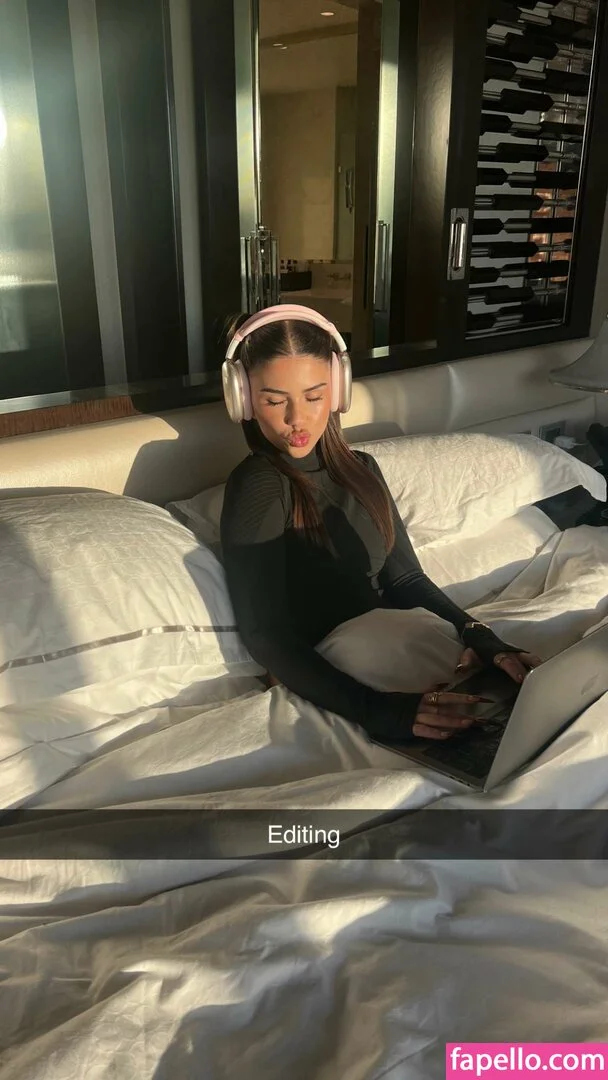 Leah Halton Onlyfans Photo Gallery 