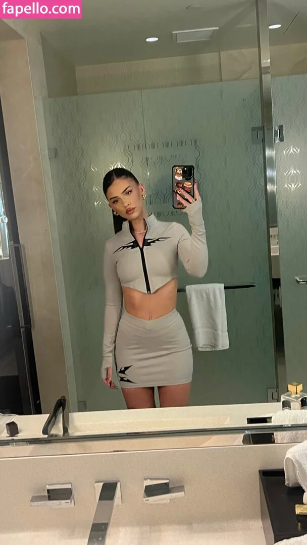 Leah Halton Onlyfans Photo Gallery 