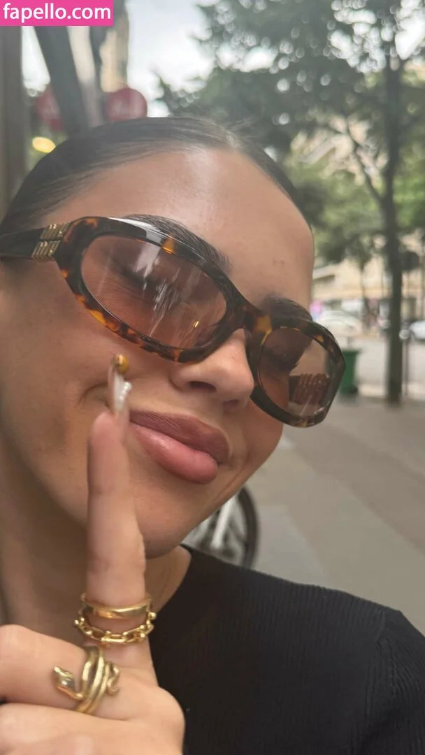 Leah Halton Onlyfans Photo Gallery 