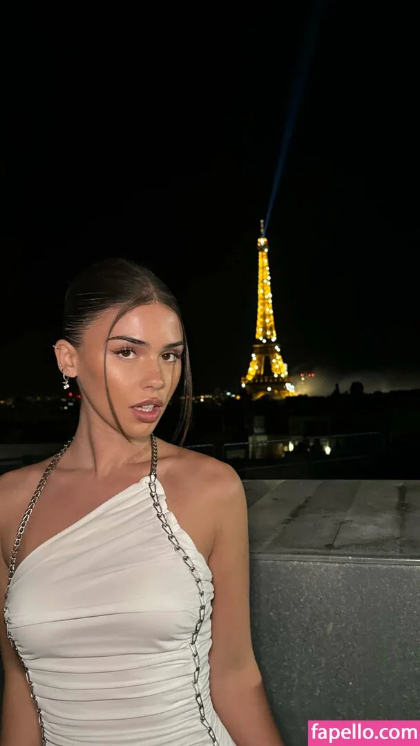 Leah Halton Onlyfans Photo Gallery 