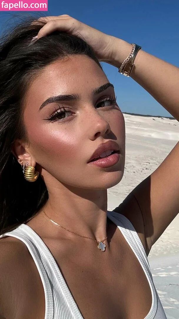 Leah Halton Onlyfans Photo Gallery 