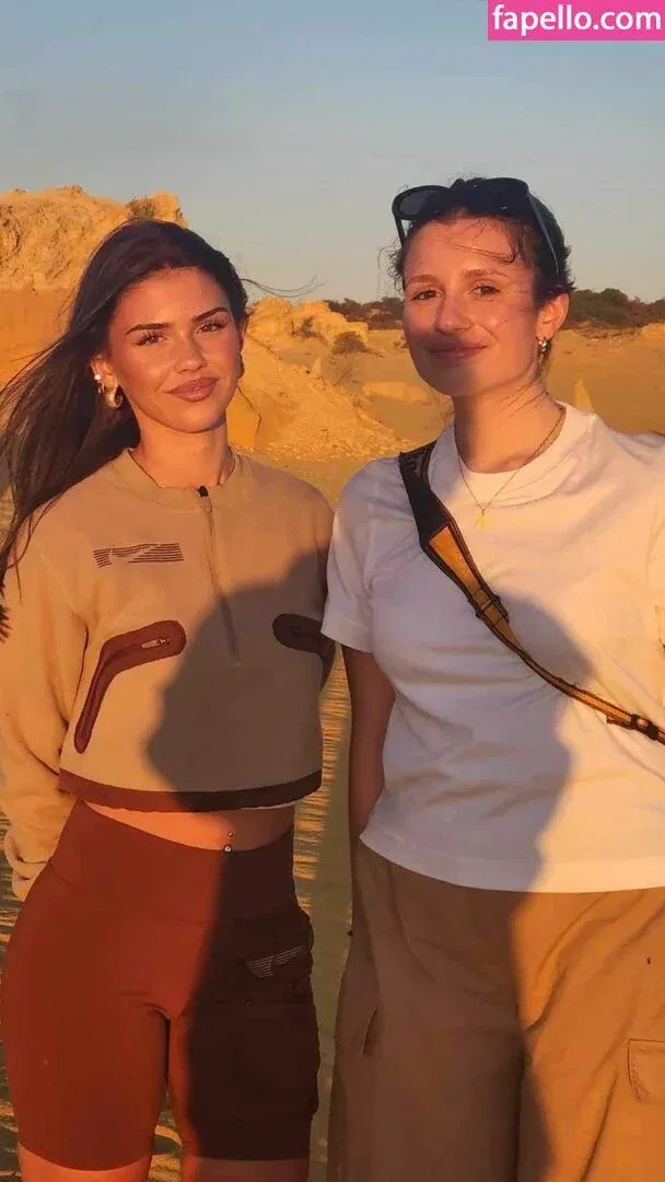 Leah Halton Onlyfans Photo Gallery 