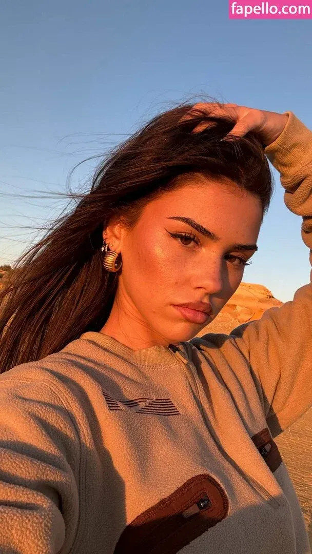 Leah Halton Onlyfans Photo Gallery 