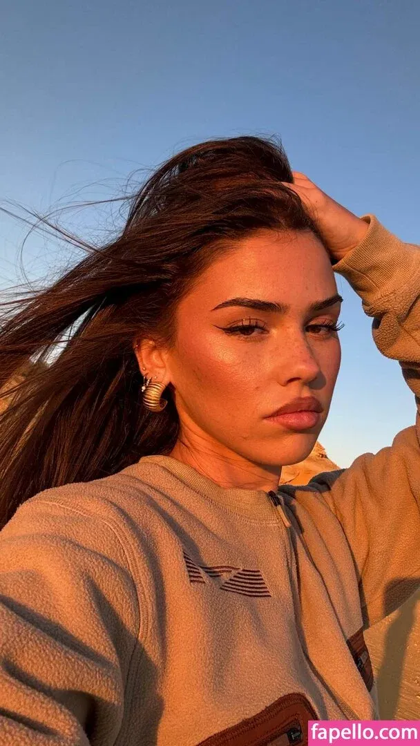 Leah Halton Onlyfans Photo Gallery 