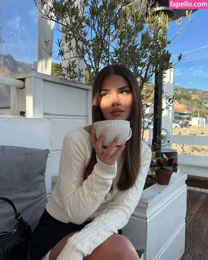 Leah Halton Onlyfans Photo Gallery 