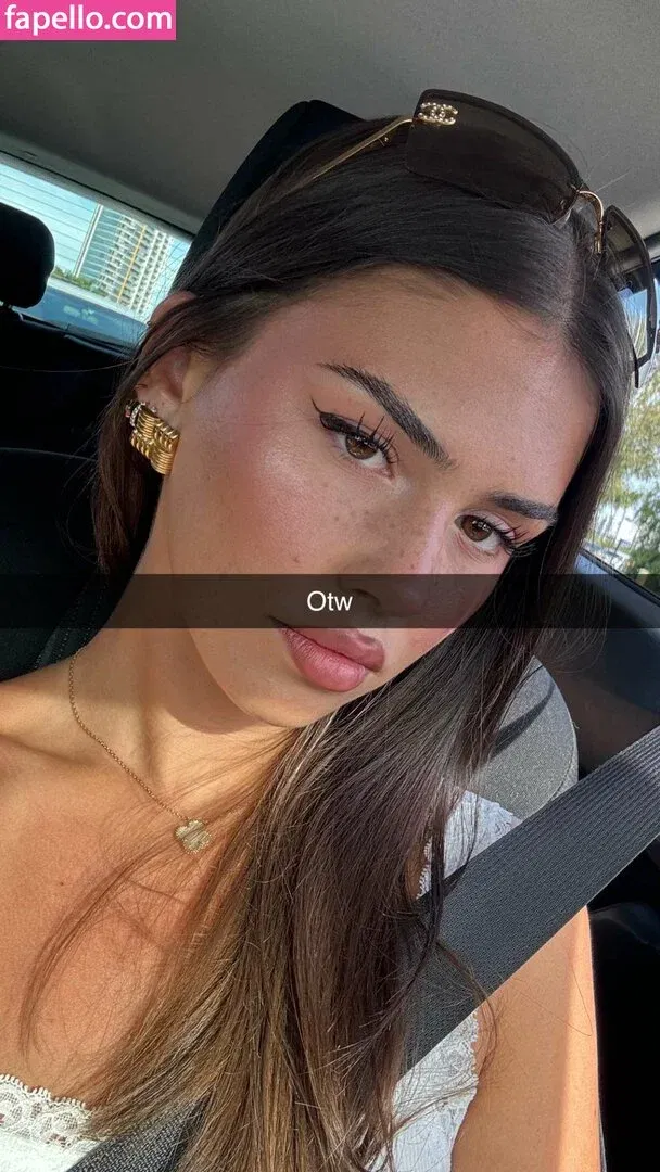 Leah Halton Onlyfans Photo Gallery 