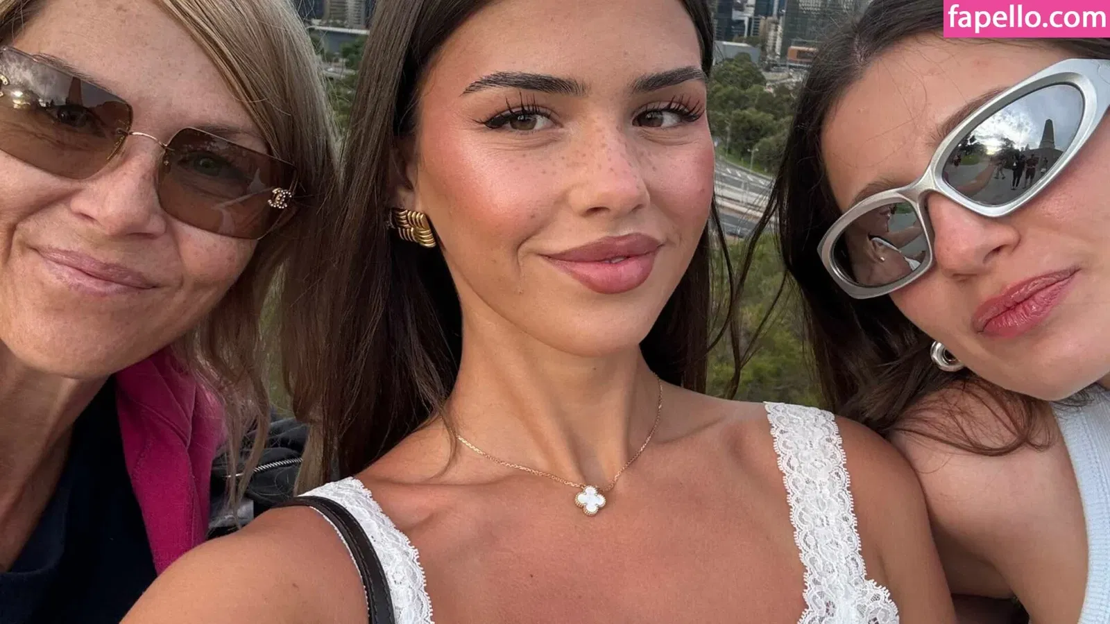 Leah Halton Onlyfans Photo Gallery 