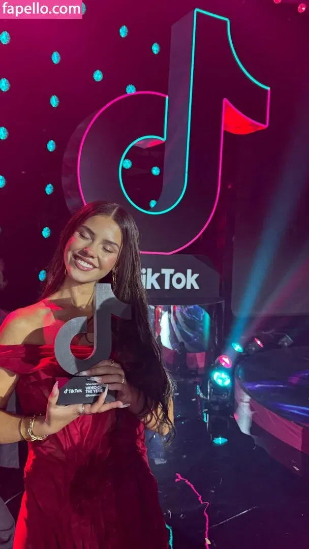 Leah Halton Onlyfans Photo Gallery 