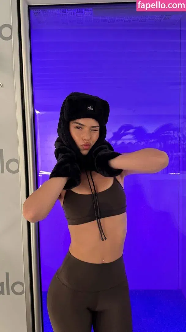 Leah Halton Onlyfans Photo Gallery 