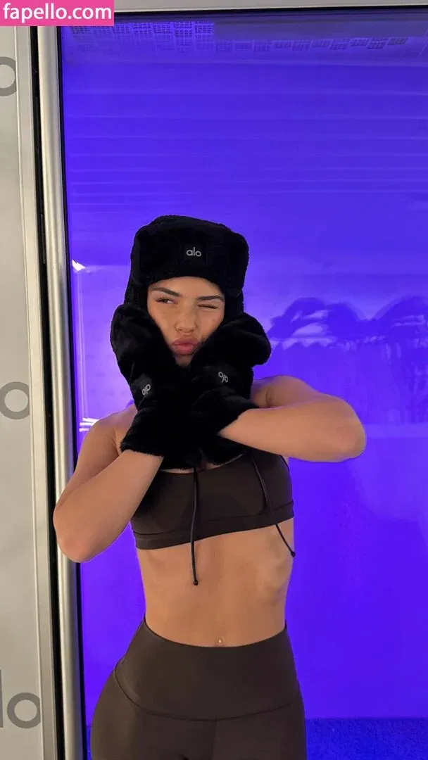 Leah Halton Onlyfans Photo Gallery 