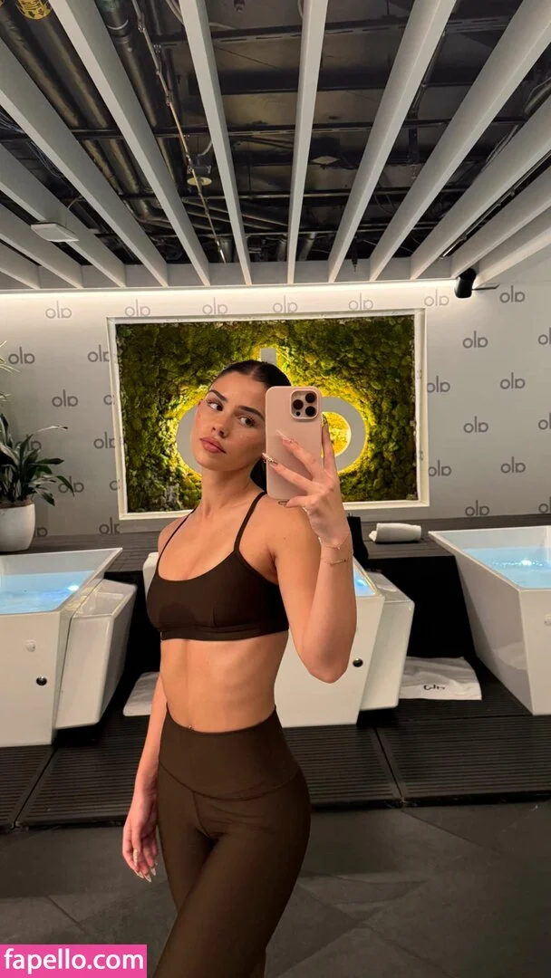 Leah Halton Onlyfans Photo Gallery 