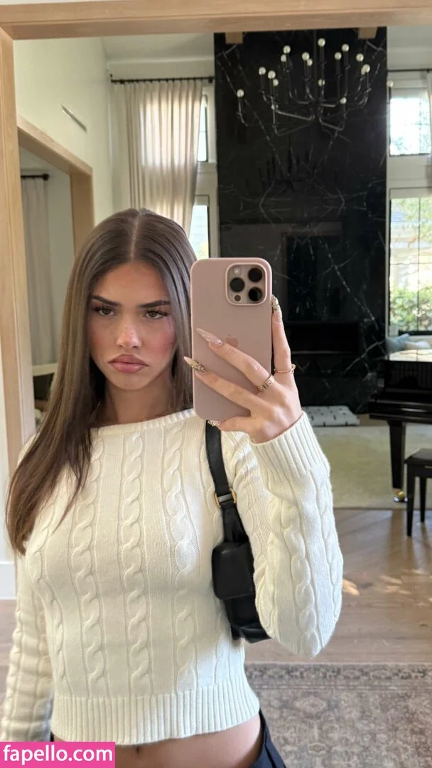 Leah Halton Onlyfans Photo Gallery 