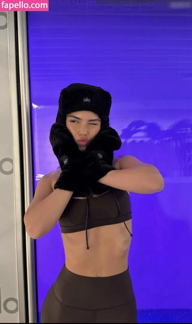 Leah Halton Onlyfans Photo Gallery 