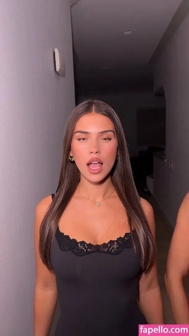 Leah Halton Onlyfans Photo Gallery 