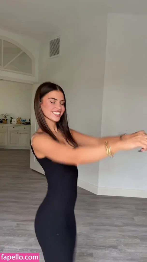 Leah Halton Onlyfans Photo Gallery 