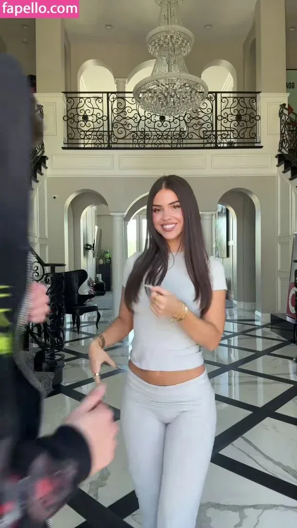 Leah Halton Onlyfans Photo Gallery 